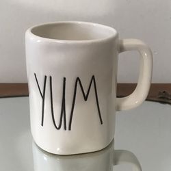 ✔️ Rae Dunn “YUM” Cup/Mug 😋