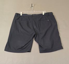 TravisMathew golf shorts in black Size 36