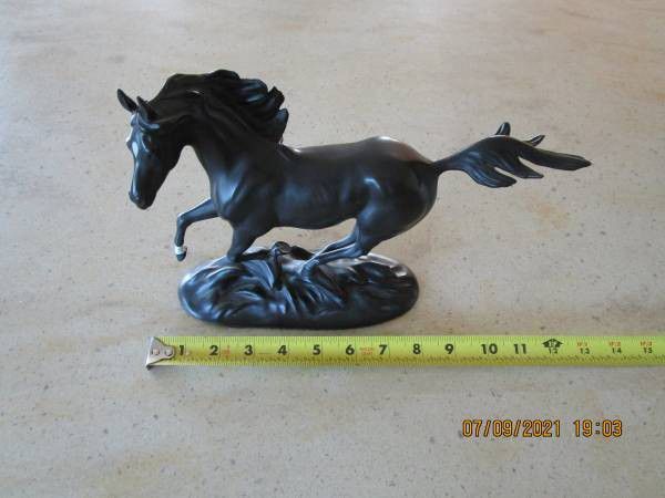 Franklin Mint
"Black Beauty"
Porcelain Horse Figurine