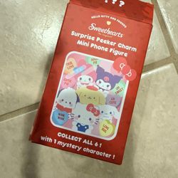 Hello Kitty And Friends sweethearts Peeker  Charm 