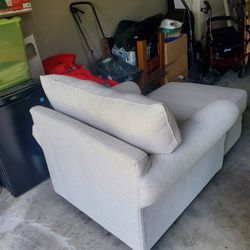 Like New Chaise Lounger