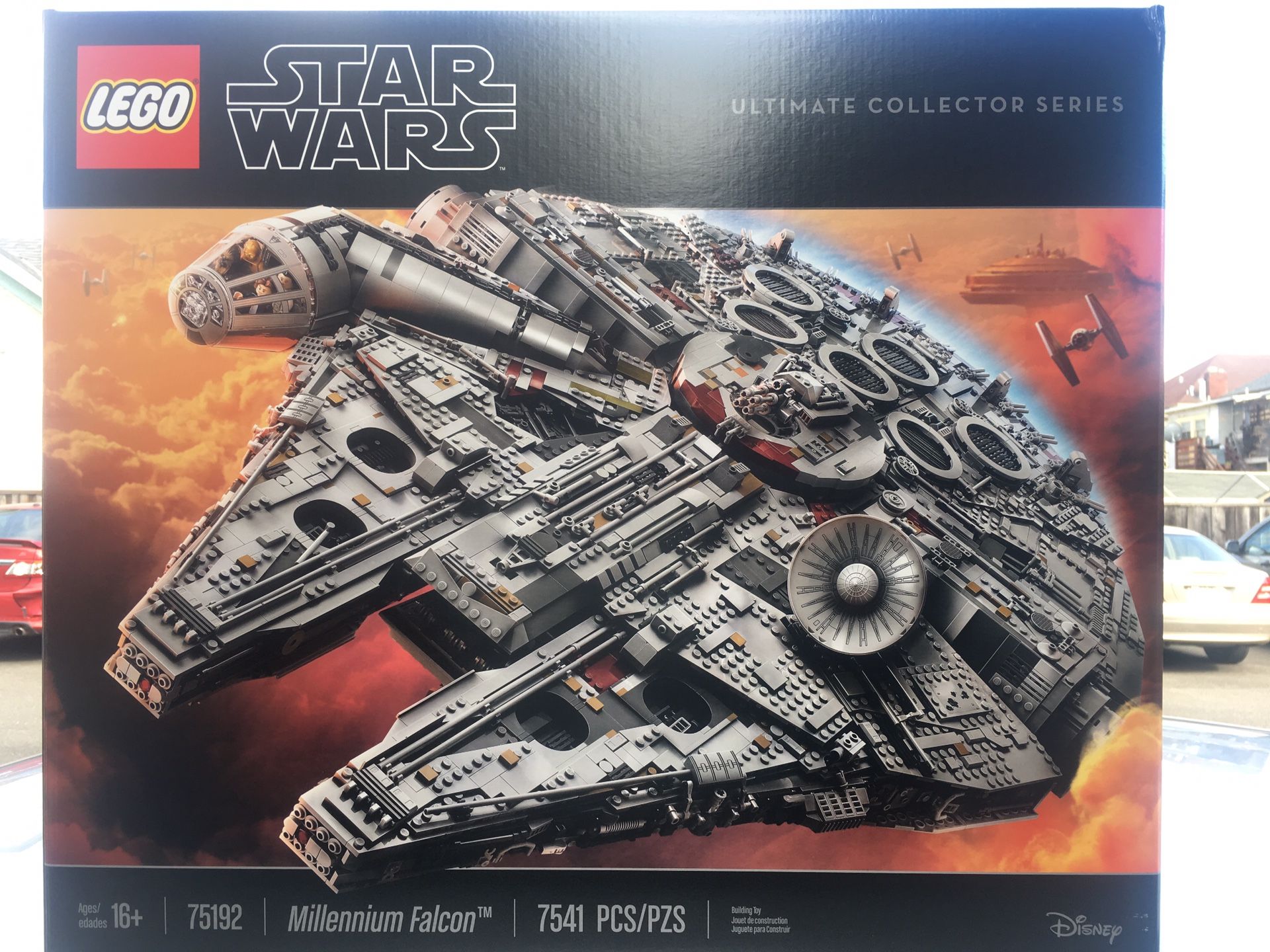 Hands on with the new LEGO Star Wars 75192 UCS Millennium Falcon
