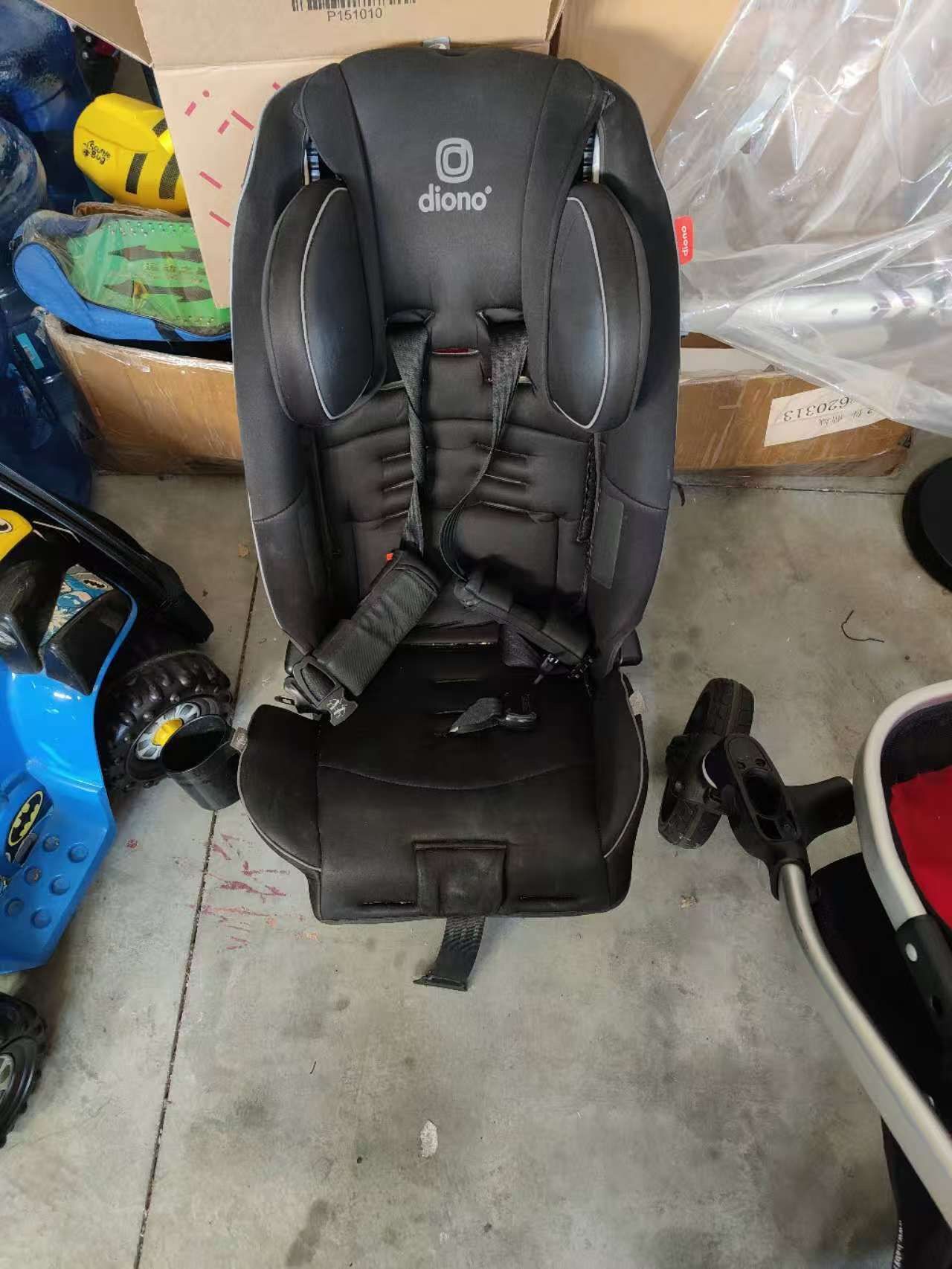 Dione Car Seats. $10 