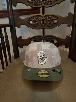 Mariners fitted honor hat.