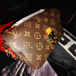 LV purse