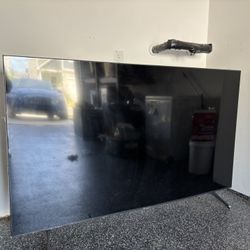 Samsung Tv. 75inch ( Good For Parts ) Screen Has A Crack 