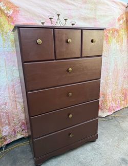 If you are looking for a large chest of drawers with very large drawers and in good condition, this one might be the right choice.👌🌺