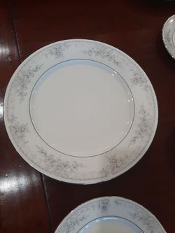 SANGO Majesty 24 piece place settings plus serving pieces