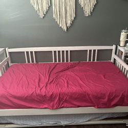 Twin Day Bed And Trudle