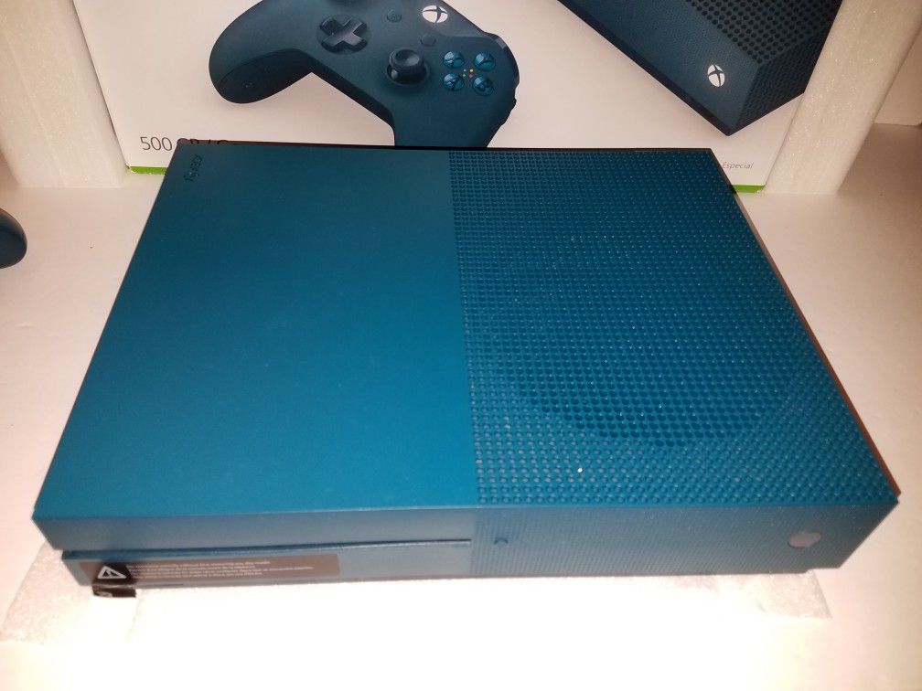 Microsoft Xbox One S 500GB Console Deep Blue Special Edition for Sale in  San Antonio, TX - OfferUp