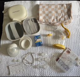 Breastfeeding pump & supplies