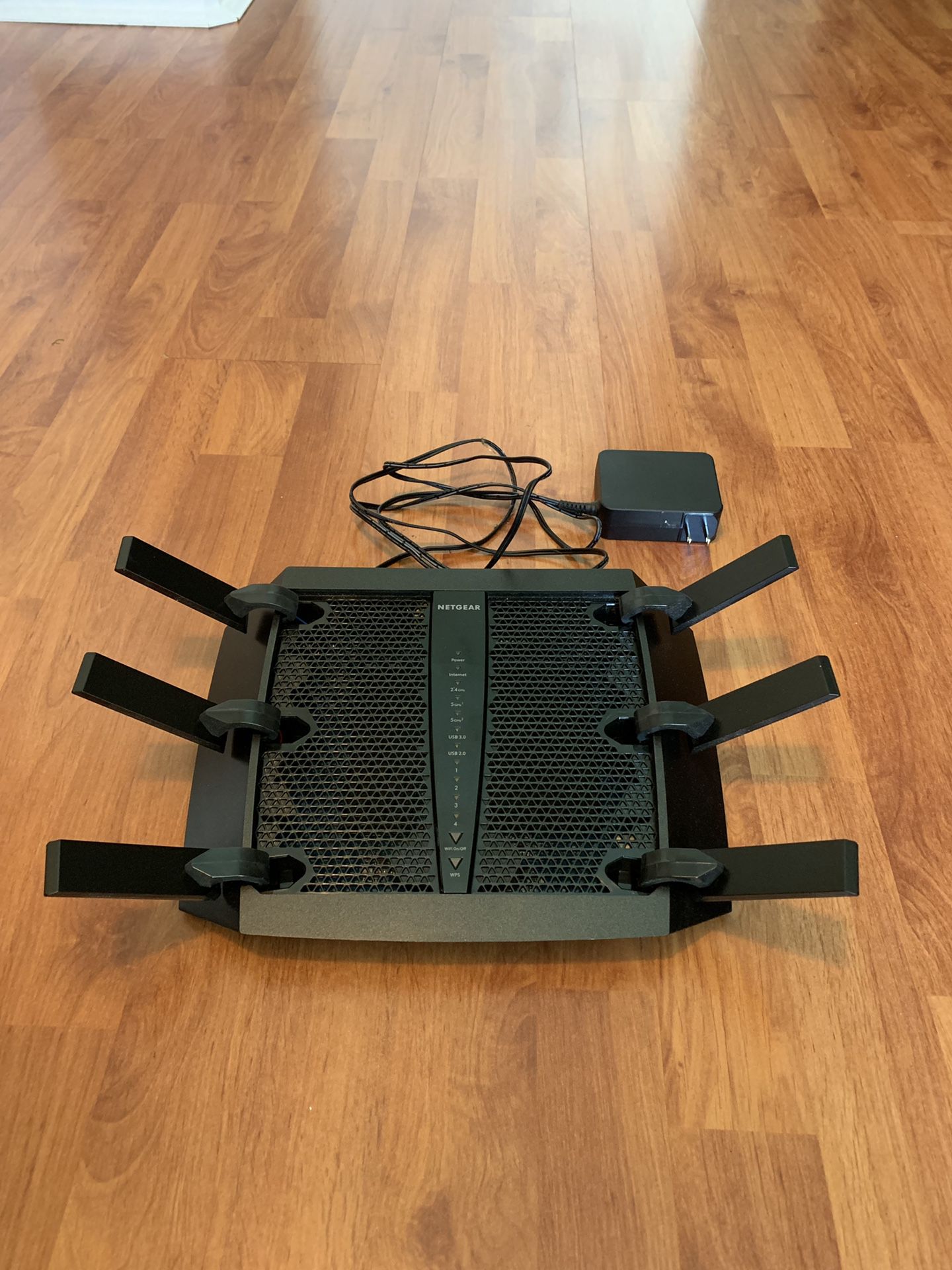Netgear nighthawk router. Used. Perfect condition.
