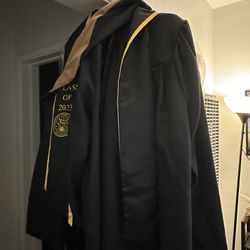 CSULA Master’s Cap and Gown