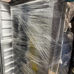 6’ Black Bookshelf