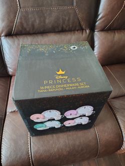 Disney Princess dinnerware set