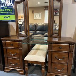 New Tri Fold Isabella Vanity Set