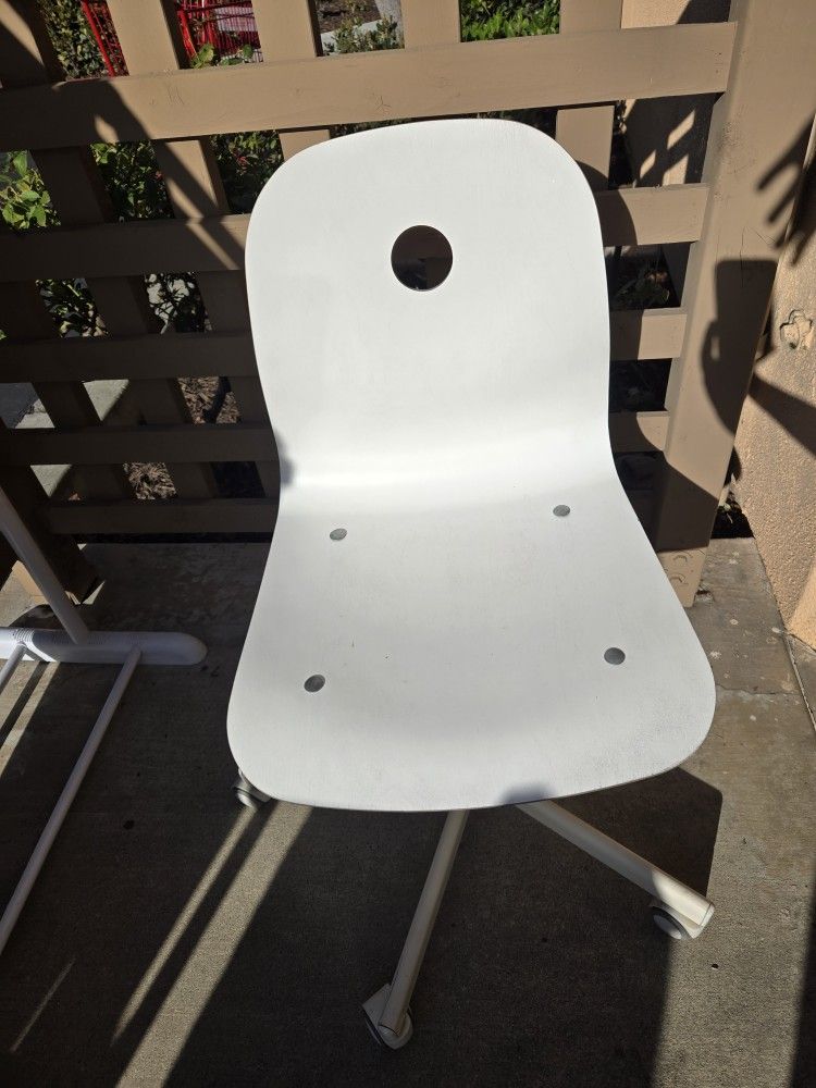SPORREN (IKEA) wheeled wooden chair
