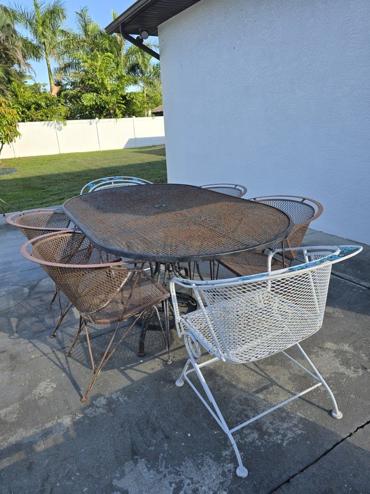 Russell Woodard Wrought Iron Vintage Patio Set