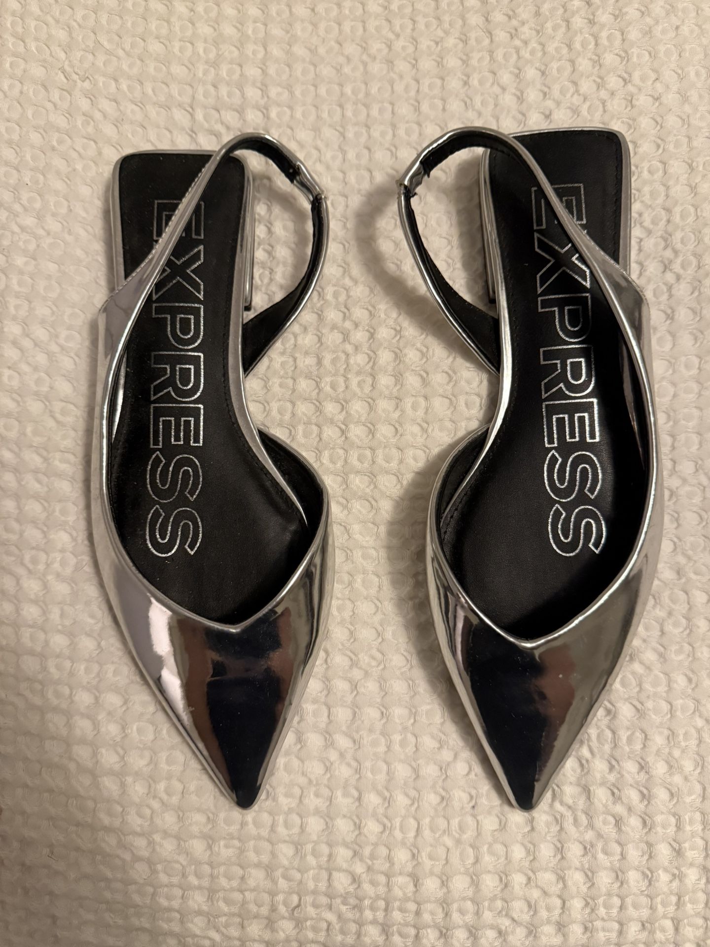 Express size 7 Flats