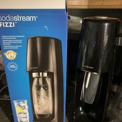 Soda Stream Fizzi with two bottles