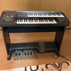 Yamaha Electric Organ