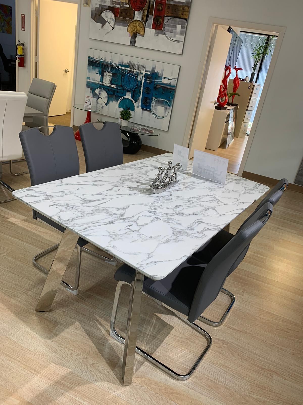 Dining Set 📦