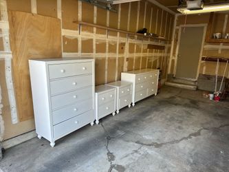 Bedroom set