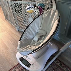 mamaRoo multi-motion baby swing