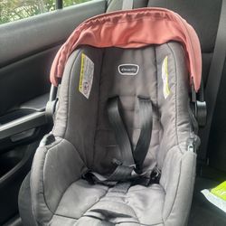 Evenflo 3 Piece Car seat, Stroller And Bassinet 