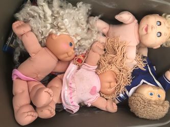 Cabbage patch dolls everything goes for only $60
