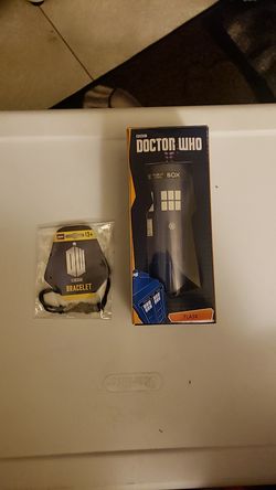 Doctor Who flask and bracelet