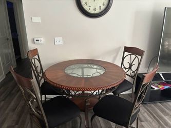 Table 4 chairs and side table
