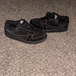 Travis Scotts Nike Size 7 Black