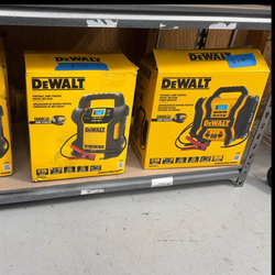 DEWALT Portable Power 2000 Peak Amp Jump Starter w/Digital Compressor
