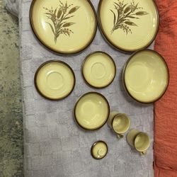 Arita Country Kitchen Stoneware 9pc Lot Made In Japan Vintage   To include:  Serving Bowl “Cereal Bowl” Serving Platter Dinner Plate 2 Saucers 2 Mugs 