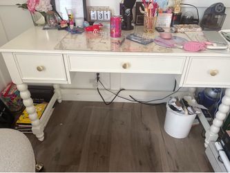 Desk free