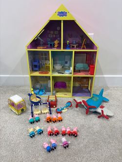 Peppa Pig Wooden Dollhouse with Figures and Accessories