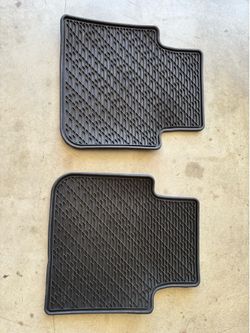 VW Tiguan rubber floor mats