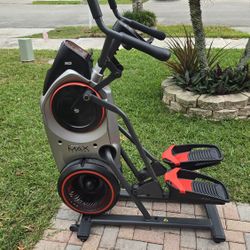 Bowflex M5 MAX trainer