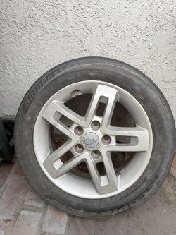 Kia tire and rim spare 205/55R16