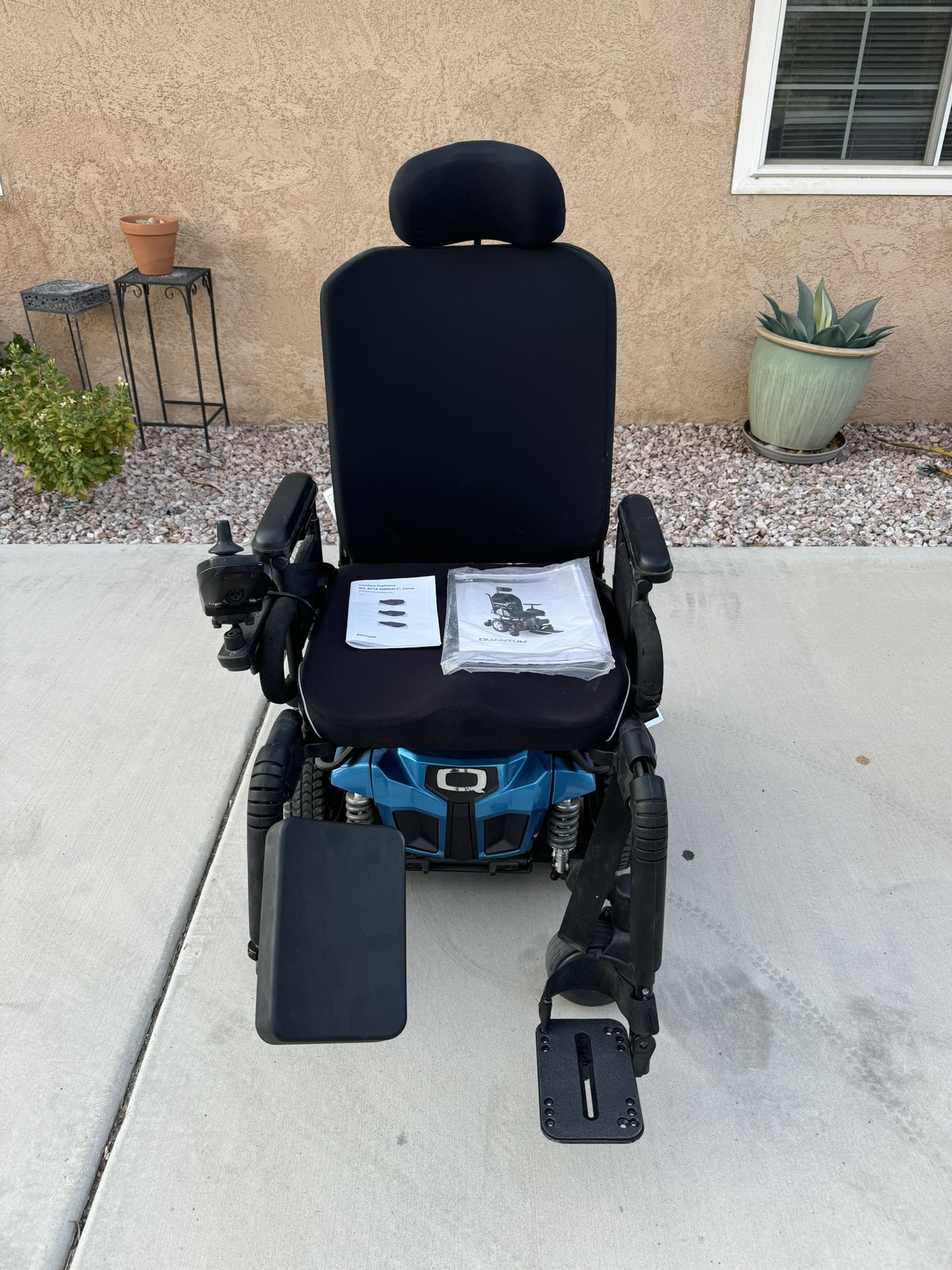 QUANTUM J4 POWER WHEEL CHAIR