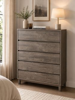 Beautiful Modern Dresser – Like New