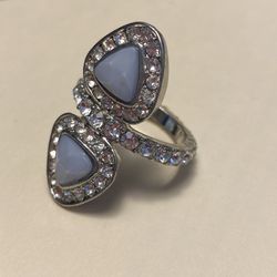 Silver Tone 7.5 Ring With Rhinestones 