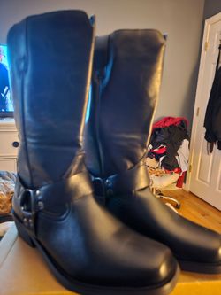 Men's black biker boots