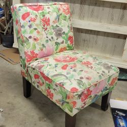 Armless Chair (Faded)