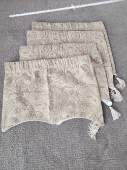 One Paisley Tapestry Teardrop Valance