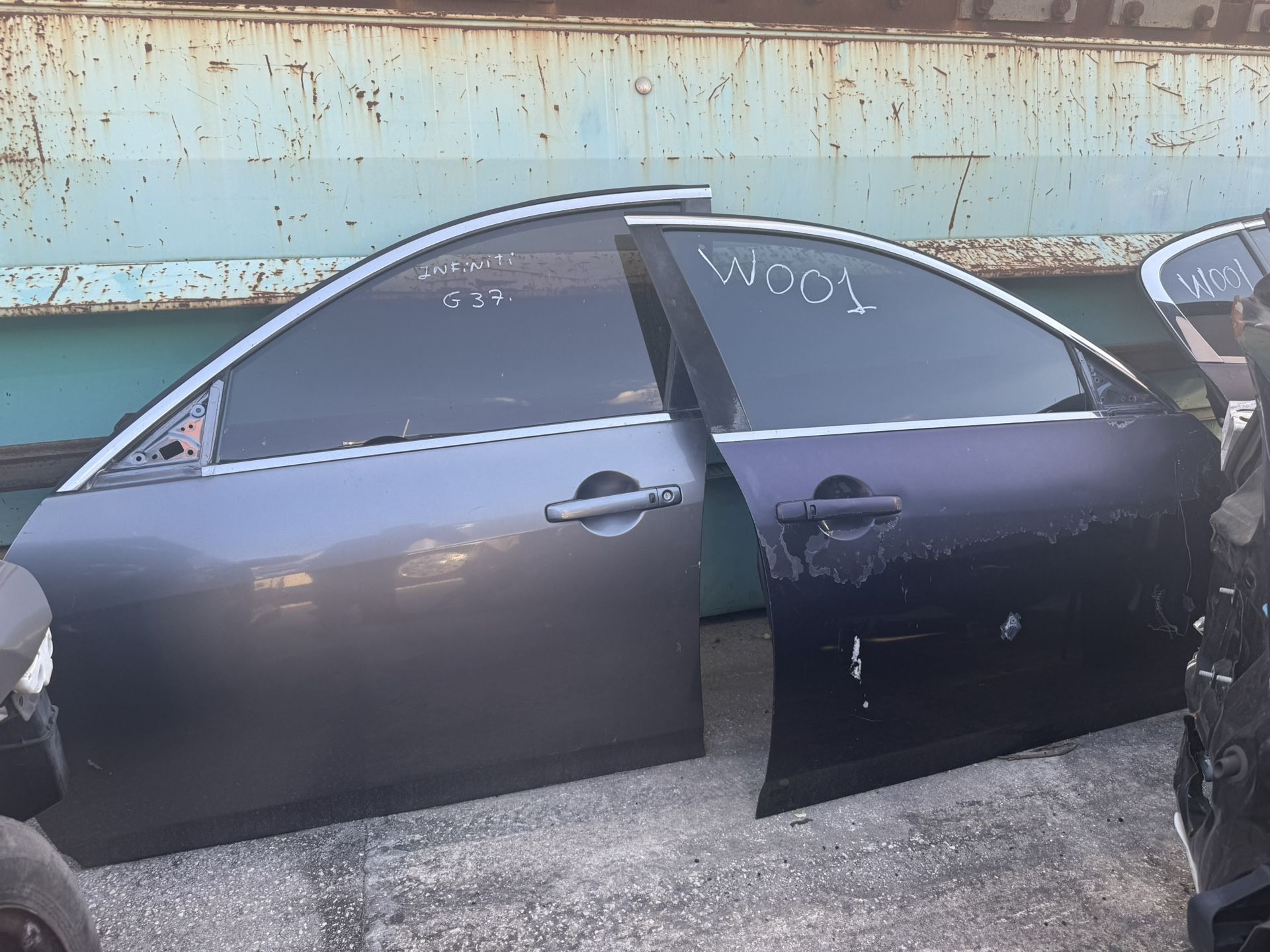 2013 Infiniti G37 Doors