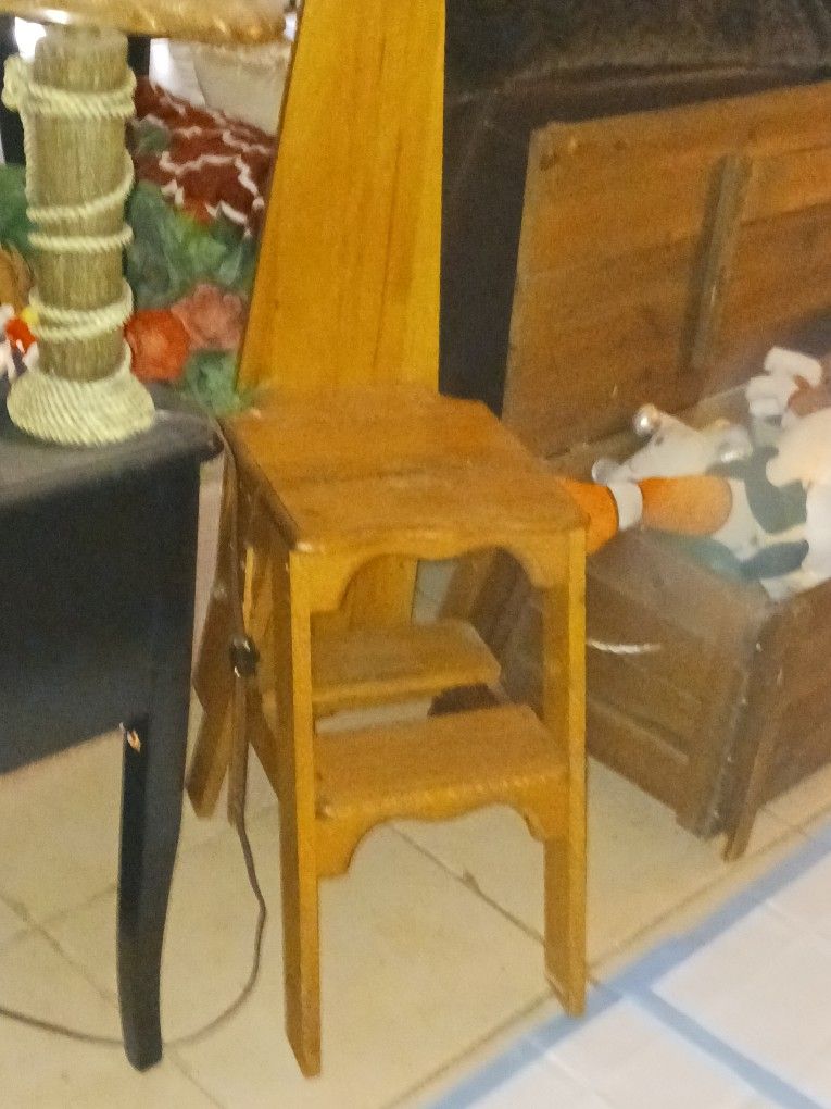 ANTIQUE WOOD 3IN1 STOOL STEEP STOOL LADDER ETC 40 FIRM LIKE NEW