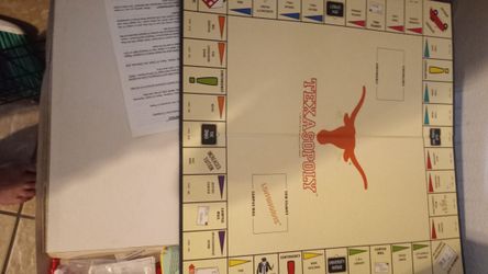 UT TEXAS MONOPOLY GAME. 