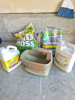Scotts Wizz Spreader and Lawn Care moss killer Bundle